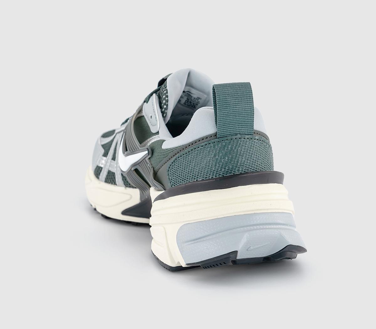 NikeNike V2K Run Trainers NikeNike V2K Run TrainersVintage Green Vintage Green