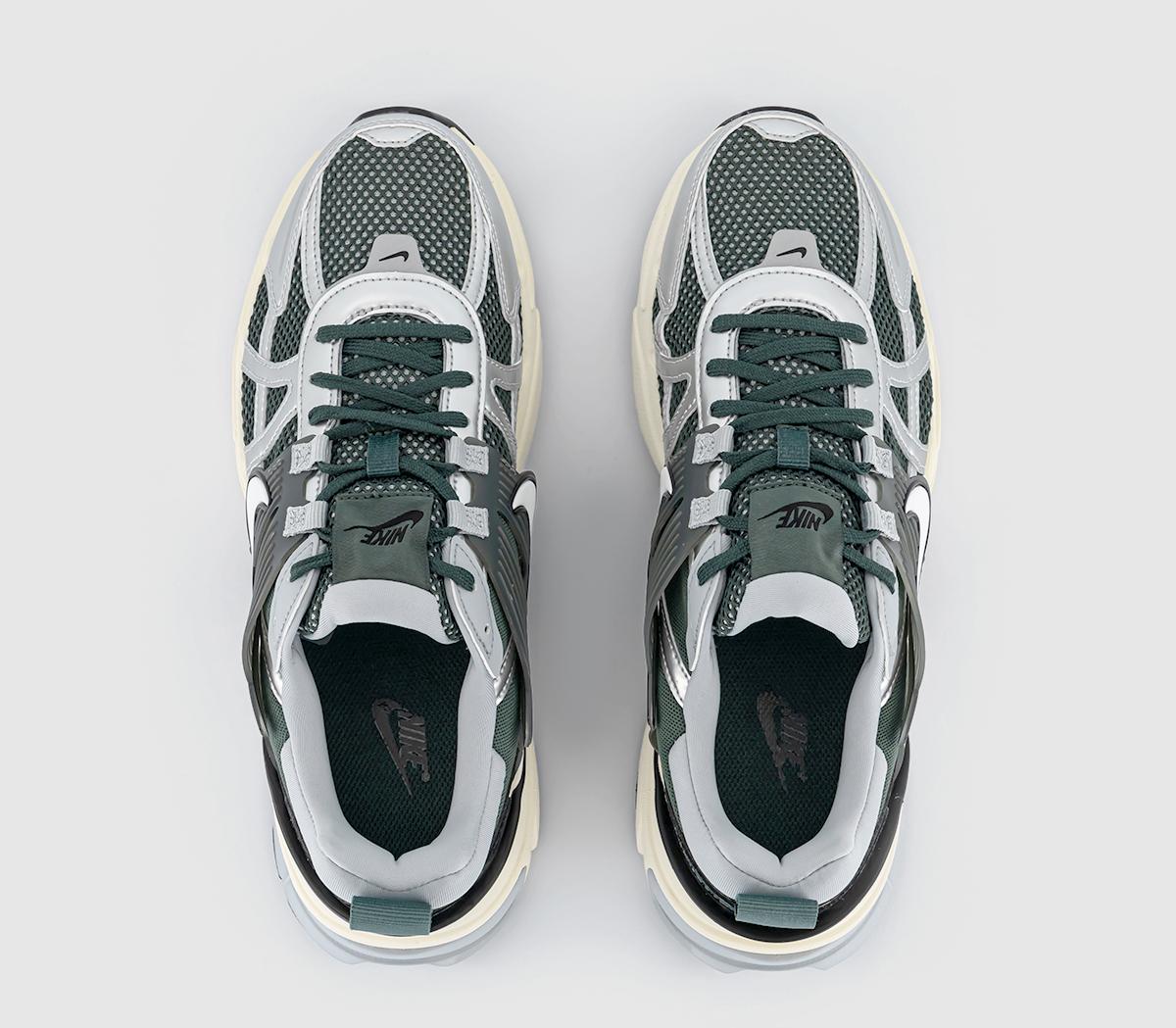 NikeNike V2K Run Trainers NikeNike V2K Run TrainersVintage Green Vintage Green