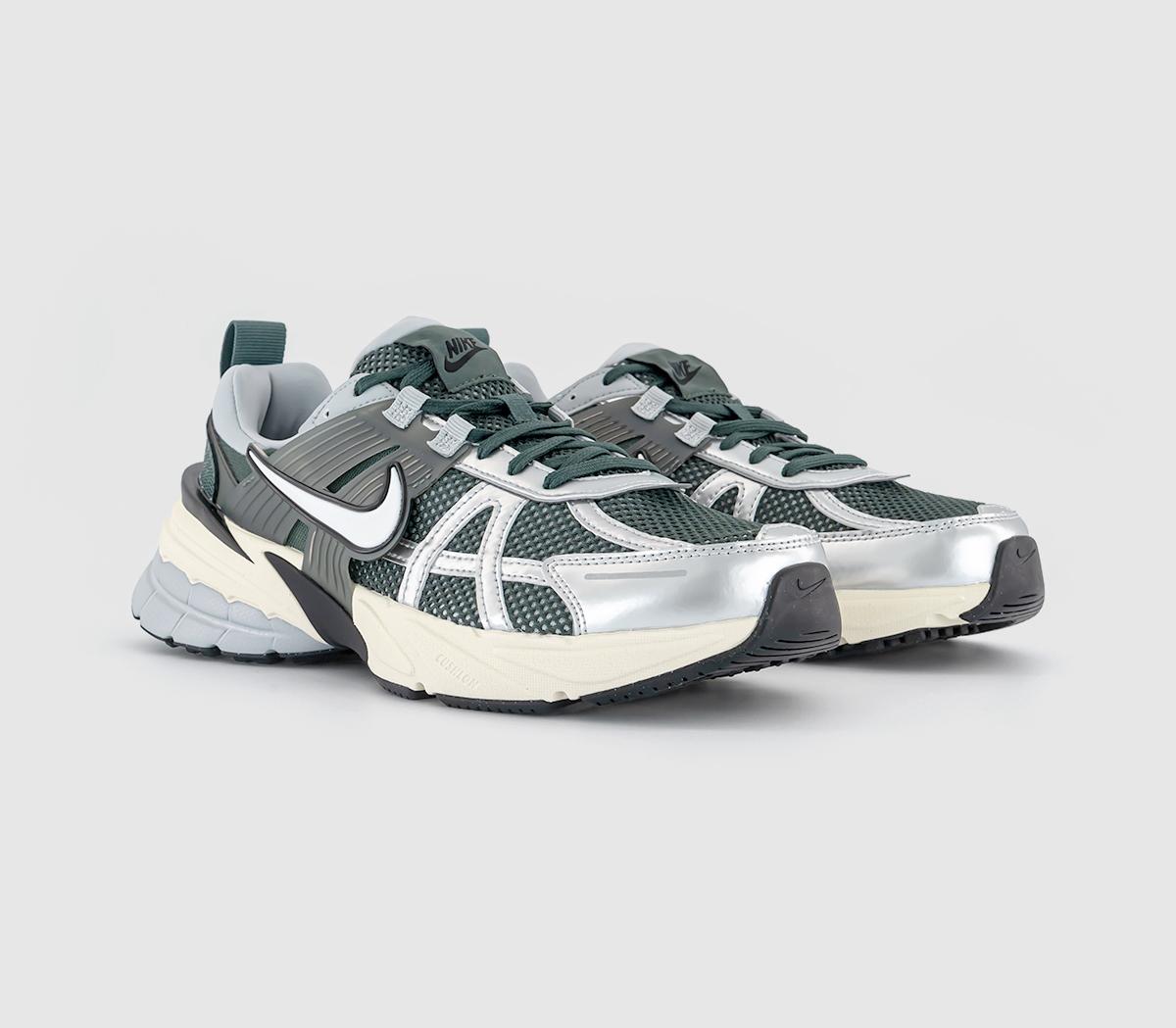 NikeNike V2K Run Trainers NikeNike V2K Run TrainersVintage Green Vintage Green