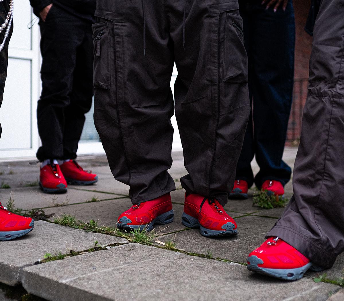 NikeAir Max SNDR x OFFSPRING Gym Red Metallic Silver Fire Red