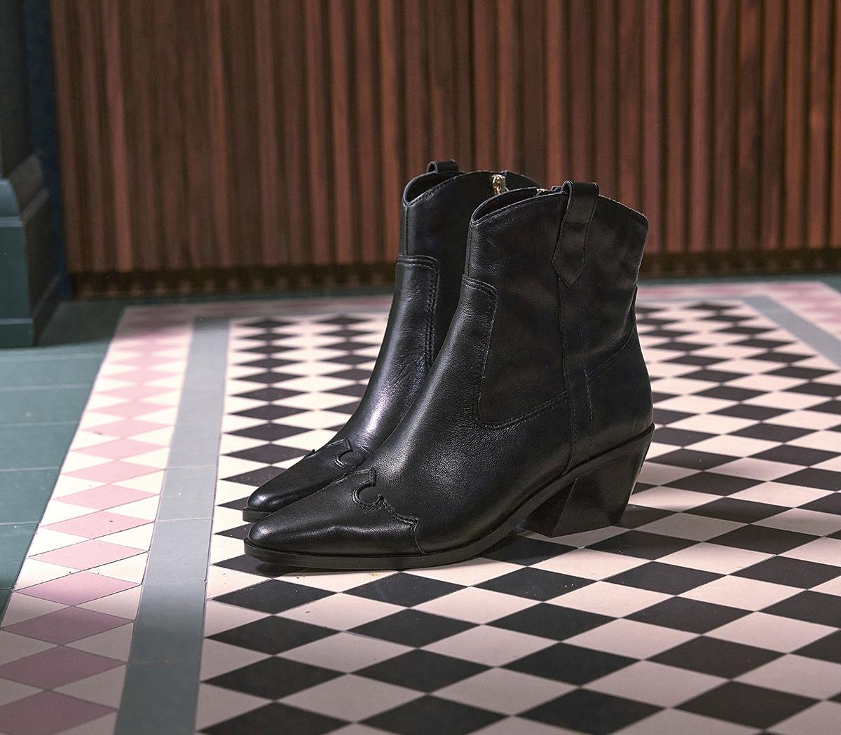 OFFICEAtmosphere Western Ankle Boots OFFICEAtmosphere Western Ankle BootsBlack Leather