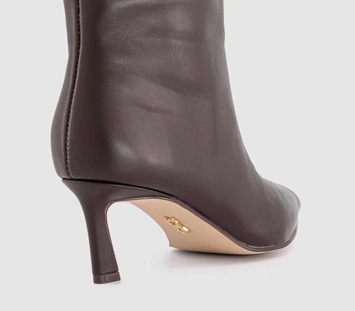 Steve MaddenLavan Heeled Boots Steve MaddenLavan Heeled BootsBrown Leather