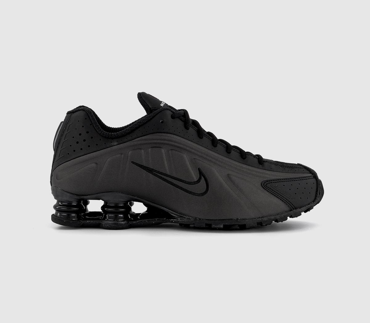 NikeNike Shox R4 Trainers NikeNike Shox R4 TrainersBlack Black Black Bright Crimson