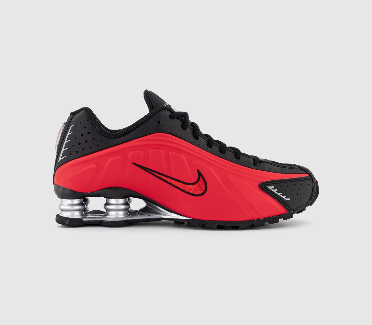 NikeNike Shox R4 Trainers NikeNike Shox R4 TrainersUniversity Red University Red Black