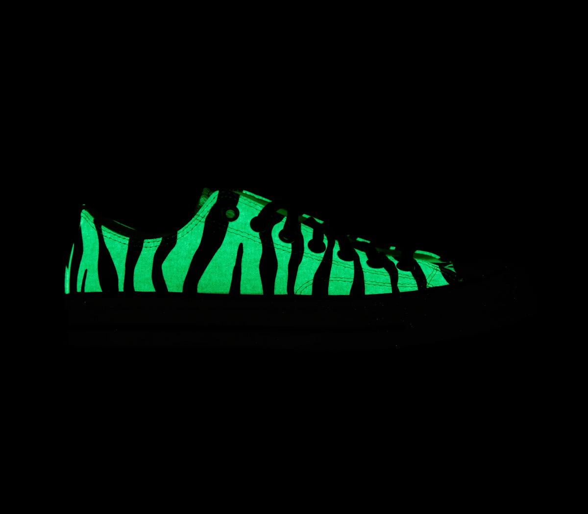 ConverseChuck 70 Ox Glow In The Dark Trainers ConverseChuck 70 Ox Glow In The Dark TrainersLight Dune Black Egret