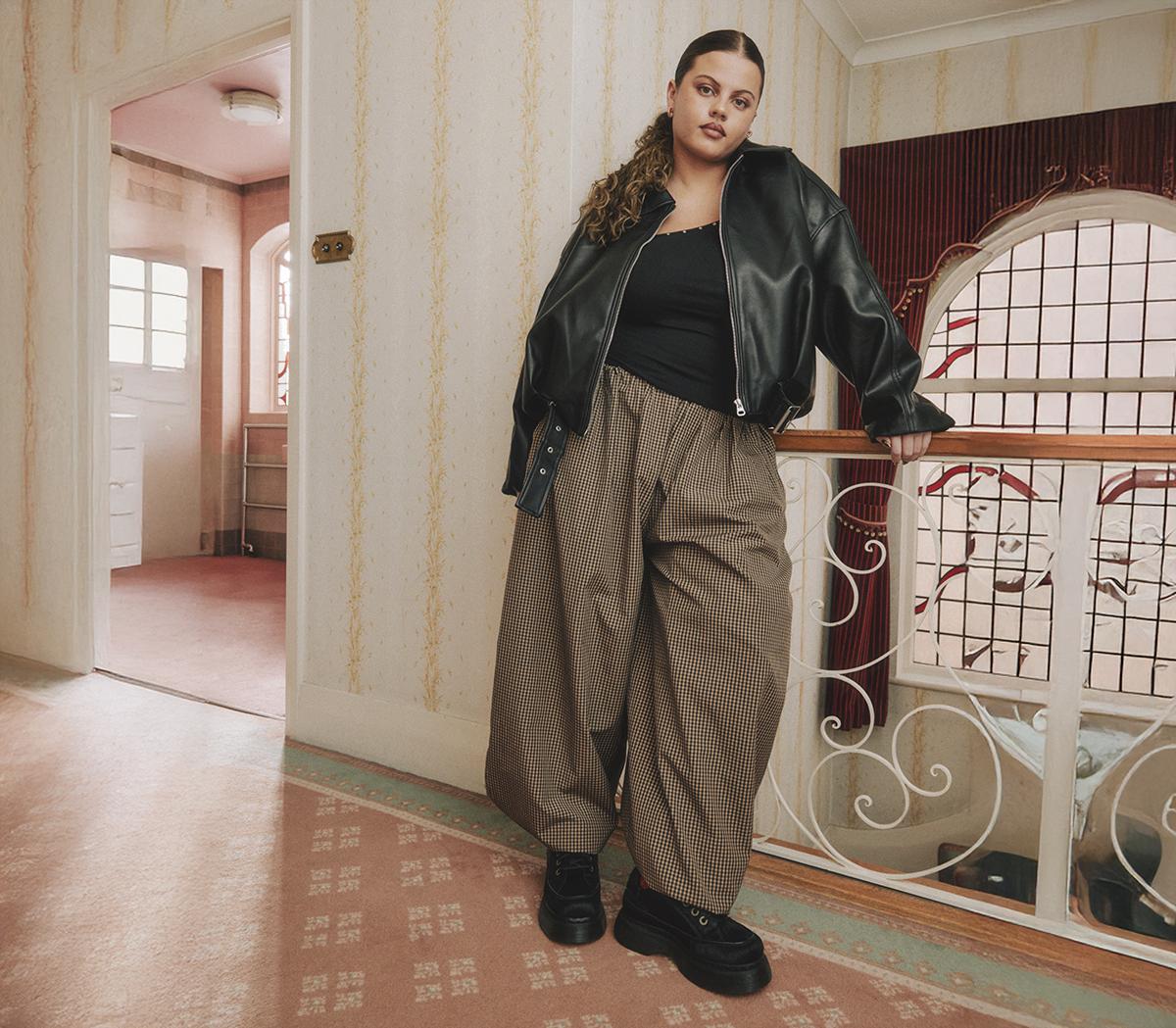 Dr. MartensBuzz 5 Eye ShoesBlack Hair On