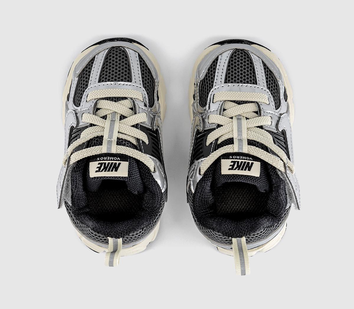 NikeVomero Infant TrainersIron Greychromemetallic Silver