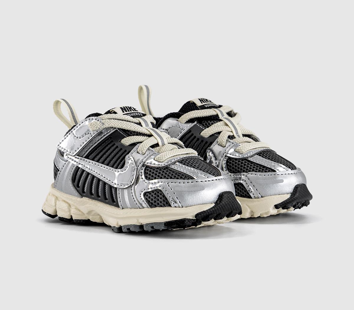 NikeVomero Infant TrainersIron Greychromemetallic Silver