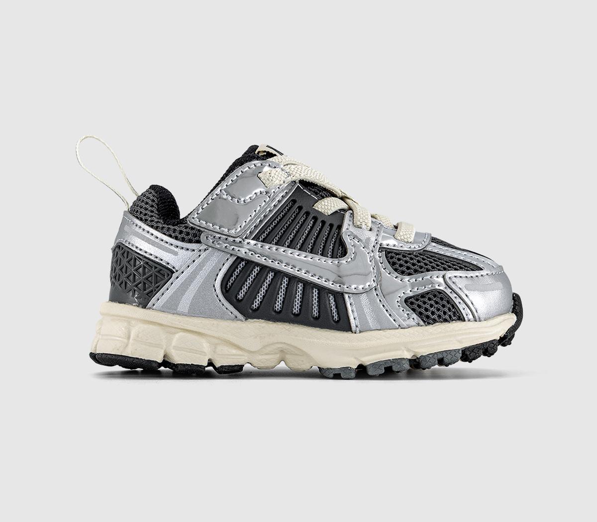 NikeVomero Infant TrainersIron Greychromemetallic Silver