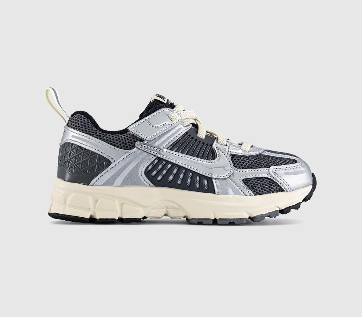 NikeVomero Youth TrainersIron Greychromemetallic Silver