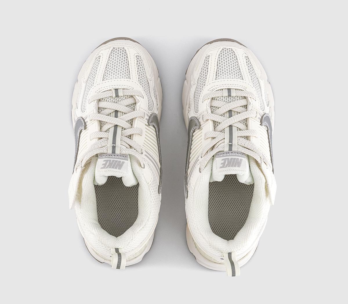 NikeVomero Youth TrainersSail Metallic Silvervast Grey