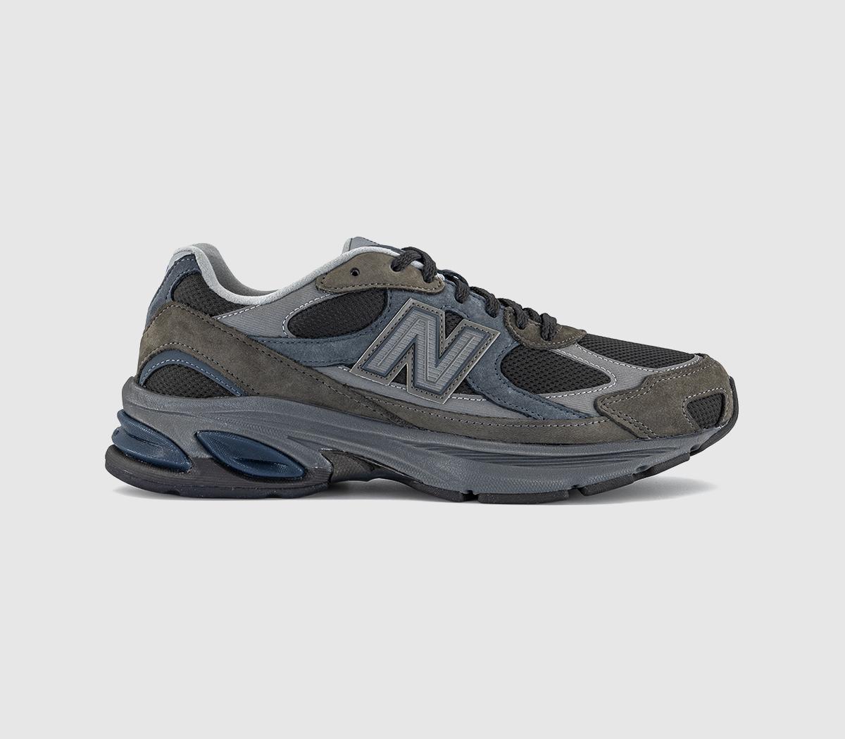 New Balance2010 TrainersTornado Faded Black Dark Silver Metallic