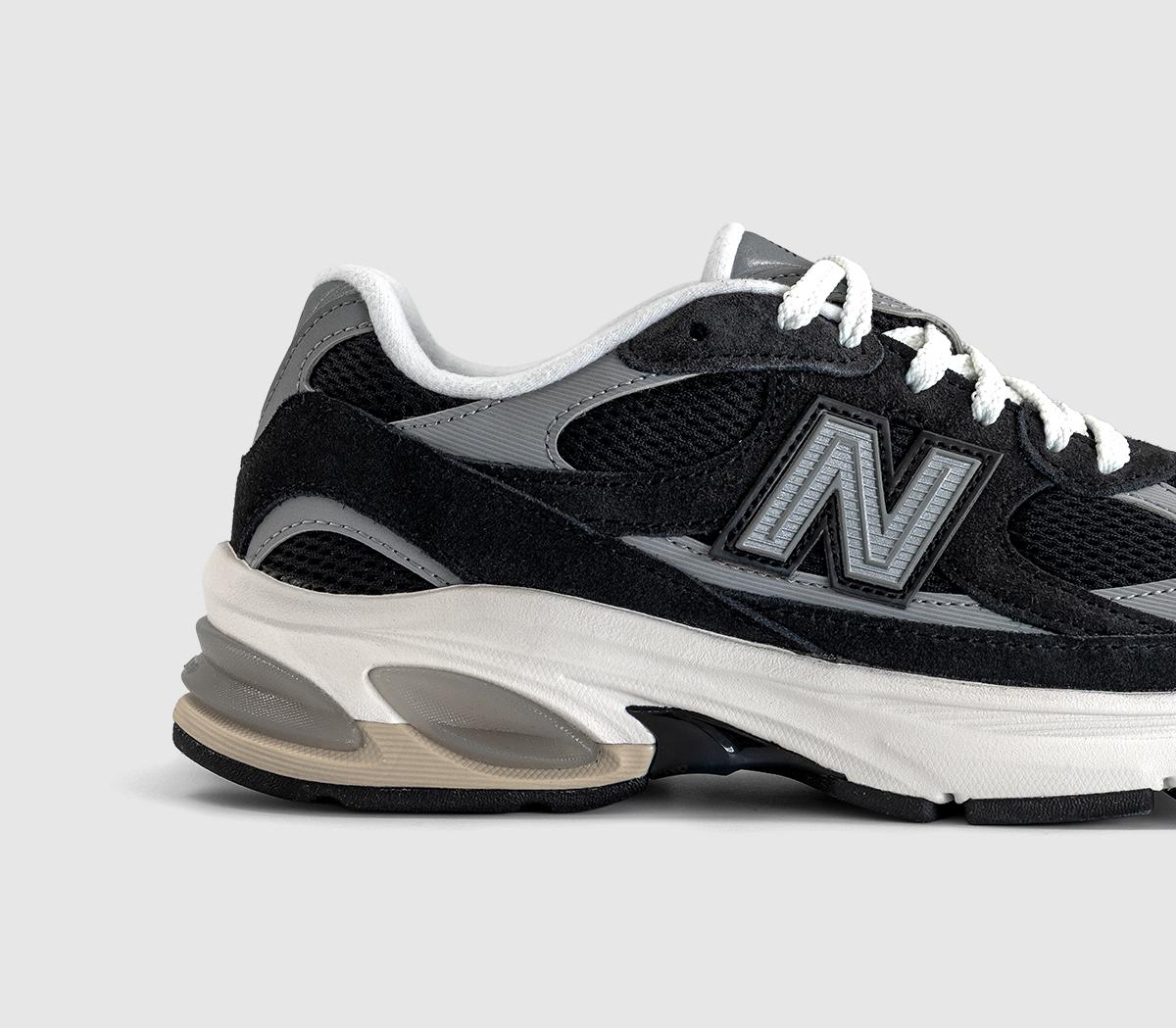 New Balance2010 TrainersBlack Shadow Grey Sea Salt