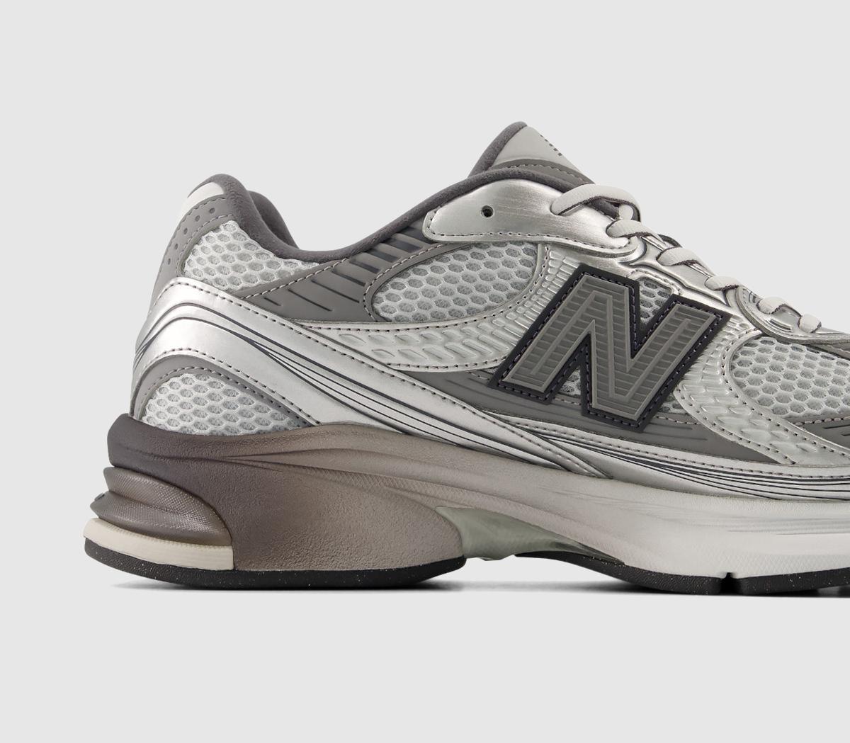 New Balance2010 TrainersBlack Silver Metallic  Silver Metallic