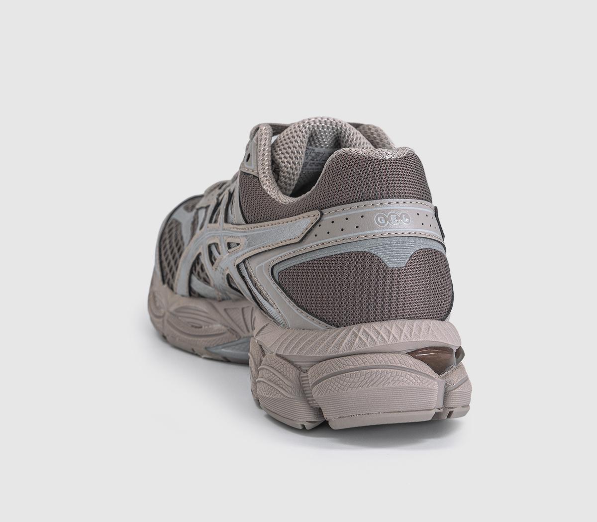 ASICSGel-cumulus 16 TrainersCocoa Powder Pure Silver