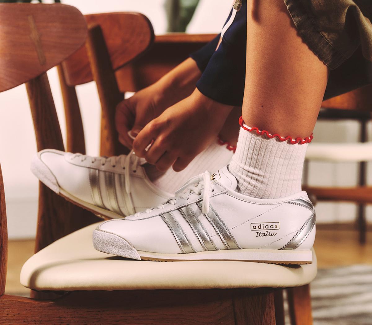 adidasItalia 70s TrainersWhite Silver Metallic Cream White