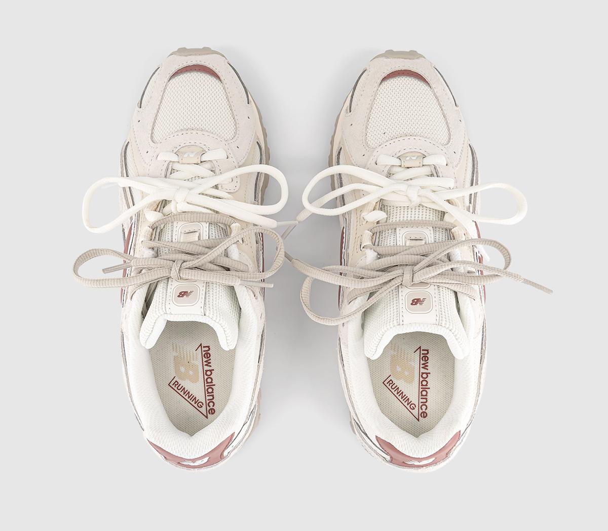 New Balance204L TrainersSea Salt Red Rock