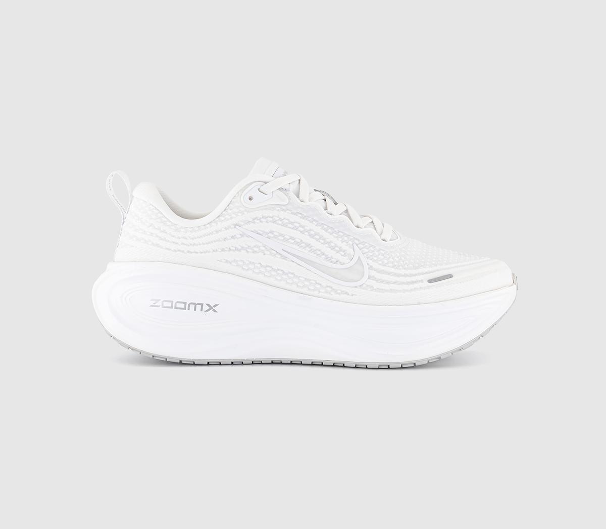 white nike womens gym shoes