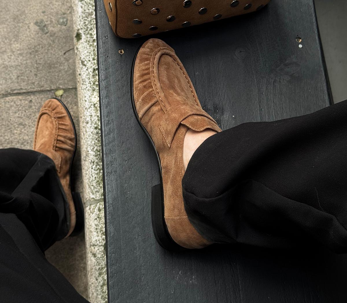 Tony BiancoGatsby Loafers Tony BiancoGatsby LoafersTaupe Suede