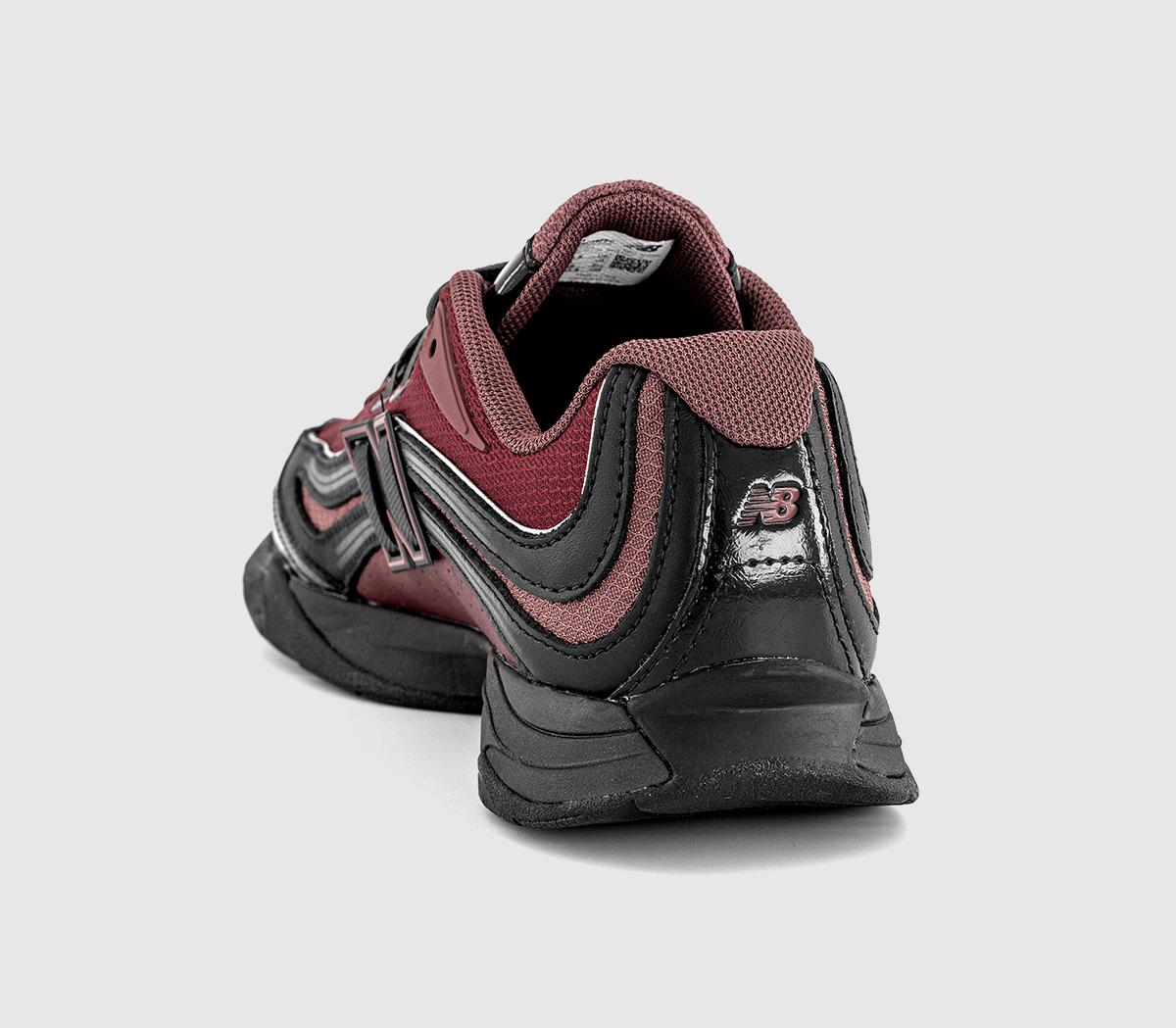 New BalanceRC56 TrainersRed Black