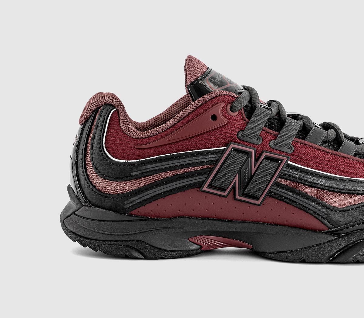 New BalanceRC56 TrainersRed Black