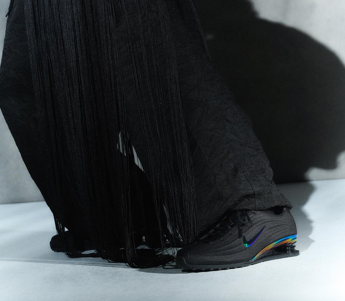 NikeShox Z TrainersBlack Multi Color Metallic Silver