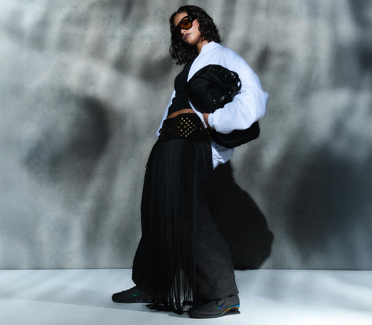 NikeShox Z TrainersBlack Multi Color Metallic Silver