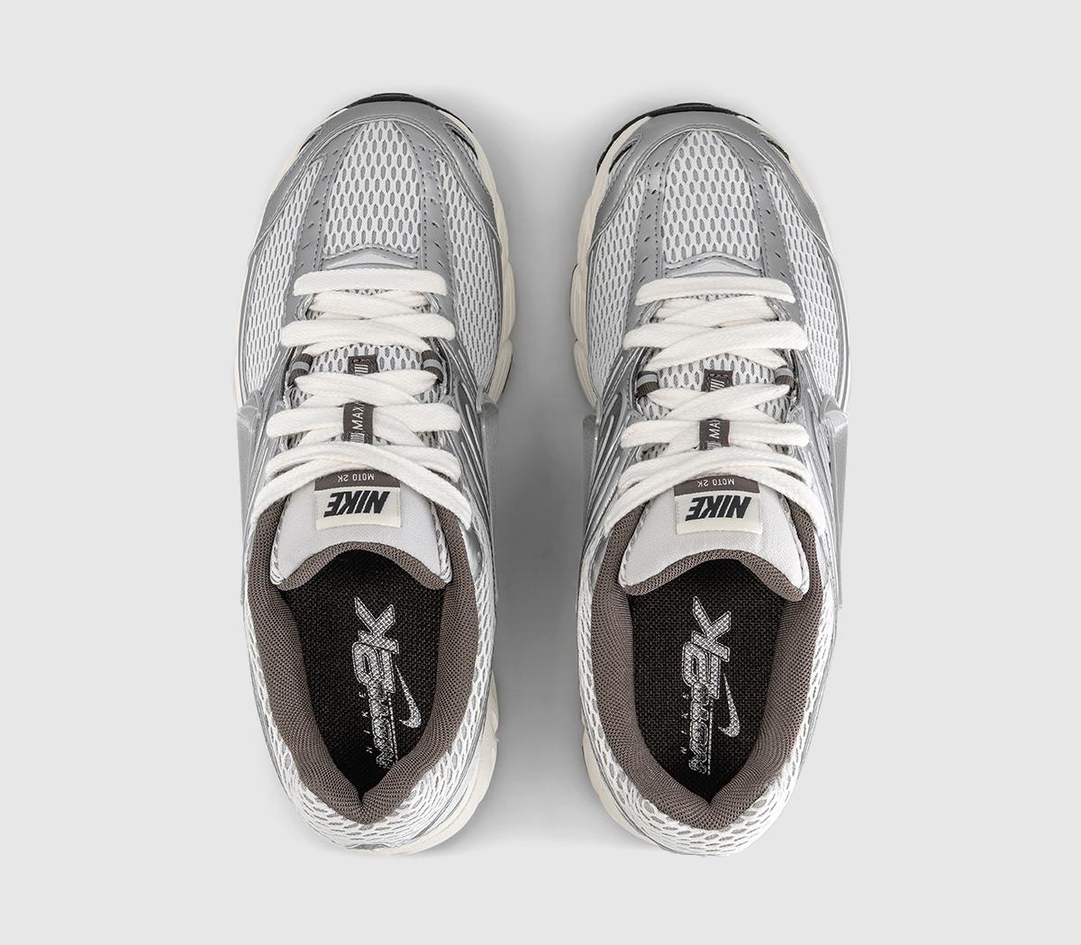 NikeAir Max Moto TrainersPlatinum Tint Metallic Silver Sail