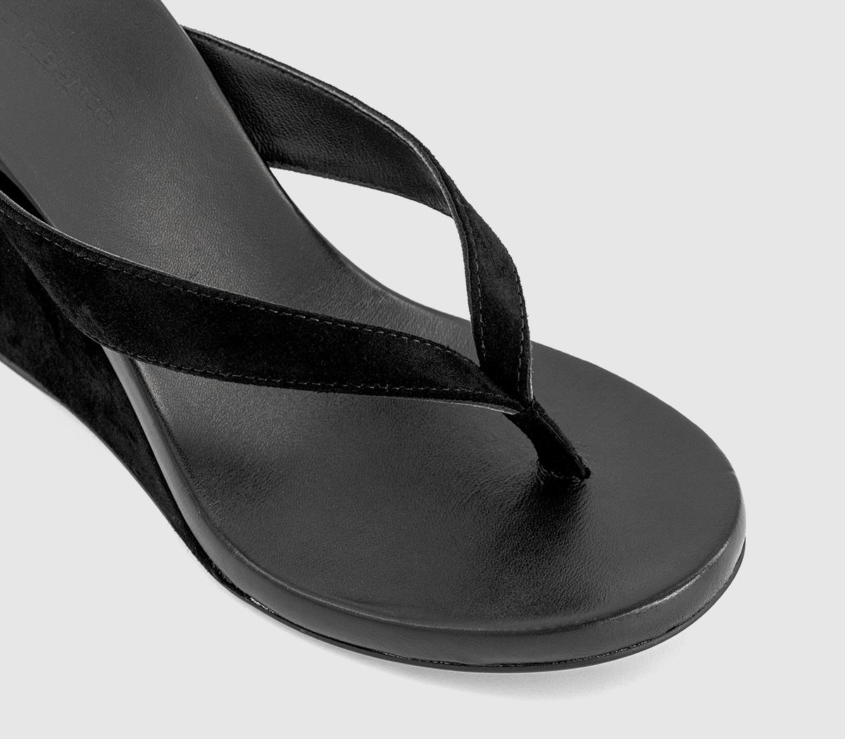 Tony BiancoAvanti Wedge Heels Tony BiancoAvanti Wedge HeelsBlack