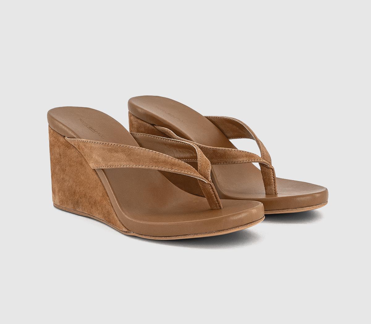 Tony BiancoAvanti Wedge Heels Tony BiancoAvanti Wedge HeelsTan Suede