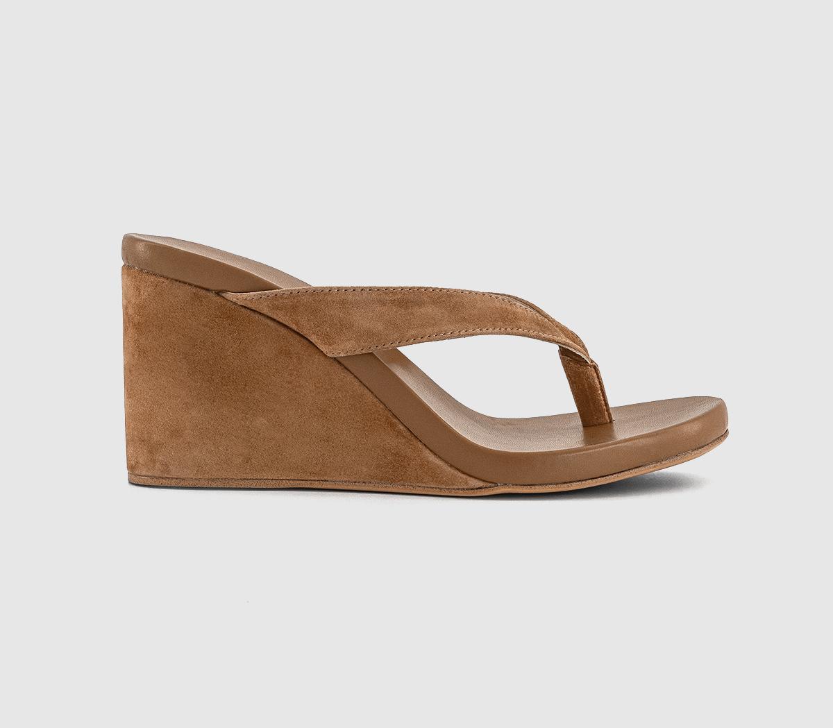 Tony BiancoAvanti Wedge Heels Tony BiancoAvanti Wedge HeelsTan Suede