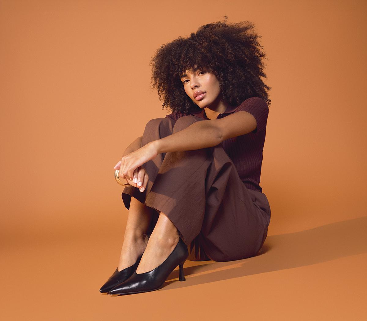 OFFICEMarino High Vamp Court HeelsBlack