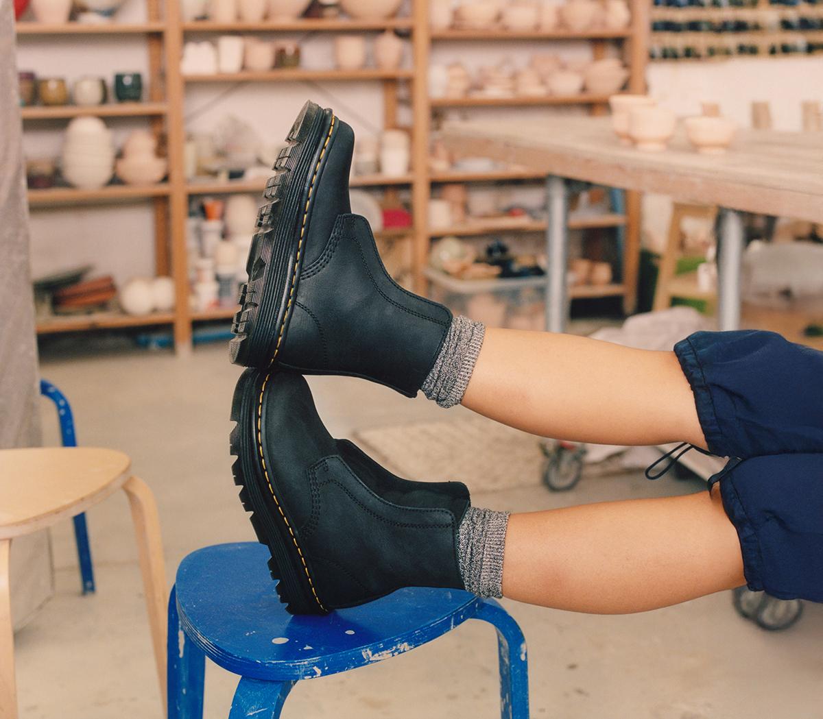 Dr. Martens Zebzag Laceless Boots Black Wyoming - Women's Ankle Boots