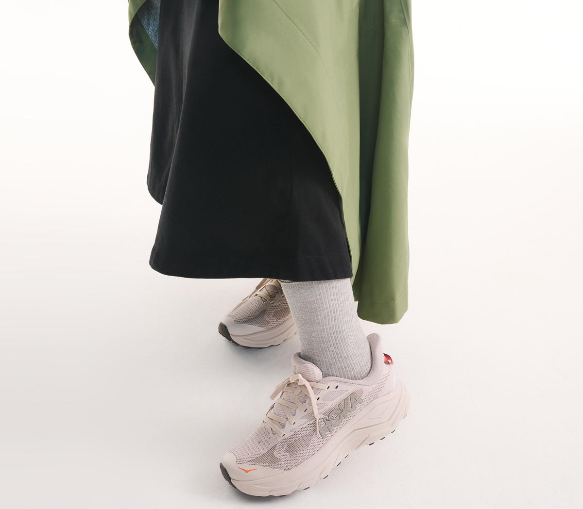 HOKAChallenger 8 TrainersStucco Asphalt Grey F