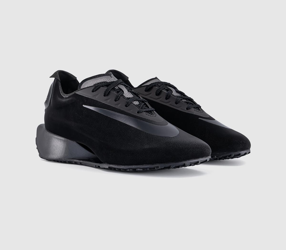 NikeFirst Sight Run TrainersBlack Black Mtlc Dark Grey