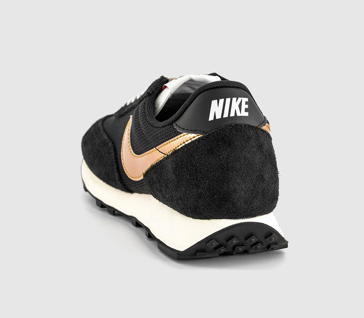 NikeDaybreak TrainersBlack Metallic Gold Black Sp