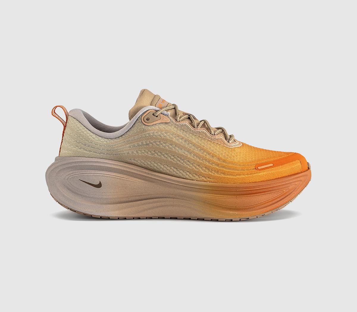 NikeNike Vomero Plus TrainersBrown