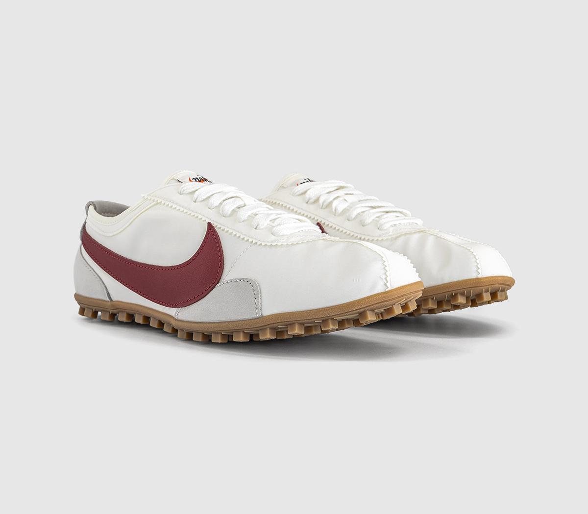 NikeMoon Shoe TrainersSummit White Team Crimson Gum Light Brown