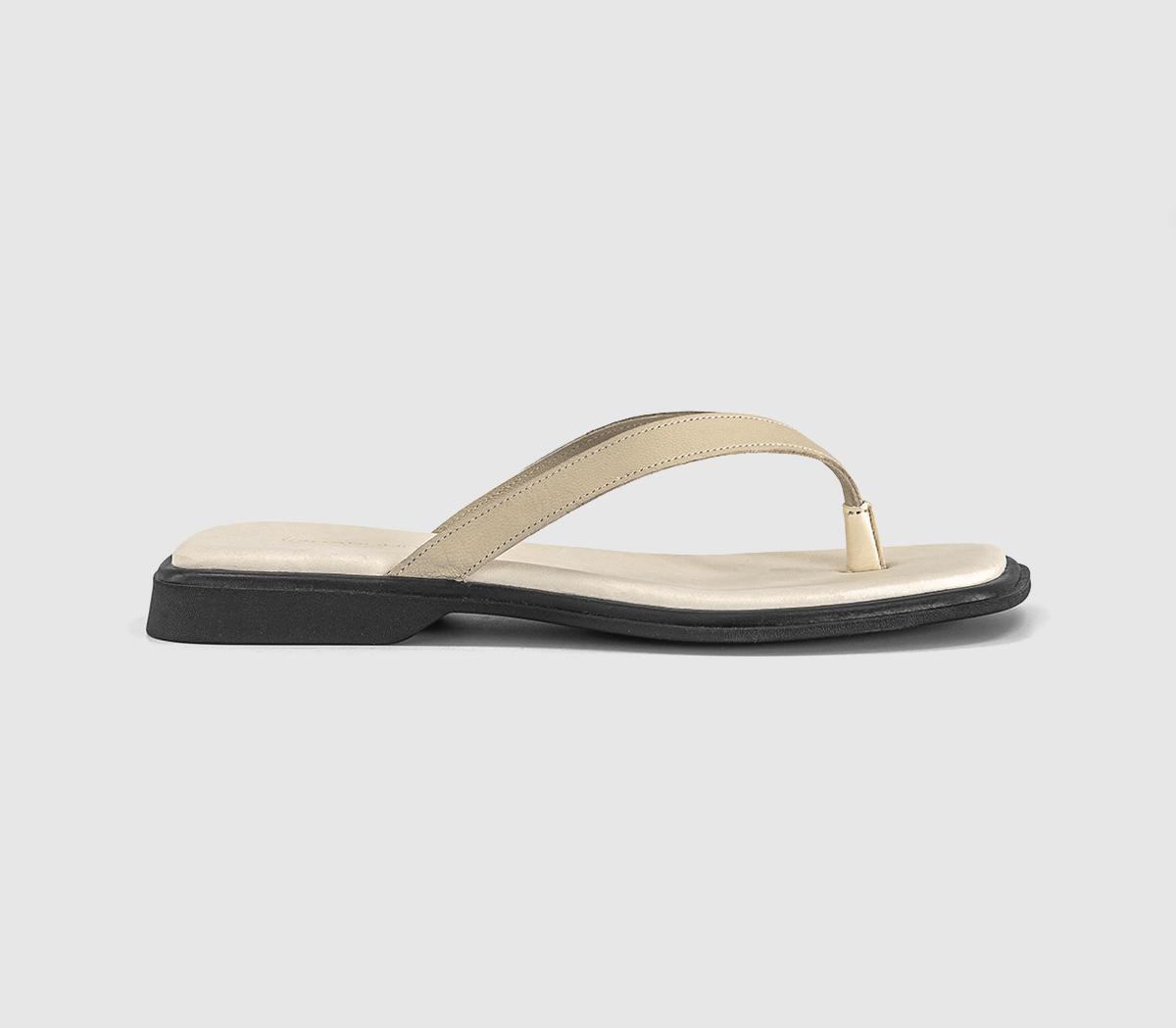 Vagabond ShoemakersIzzy Toe Thong SandalsOff White Leather