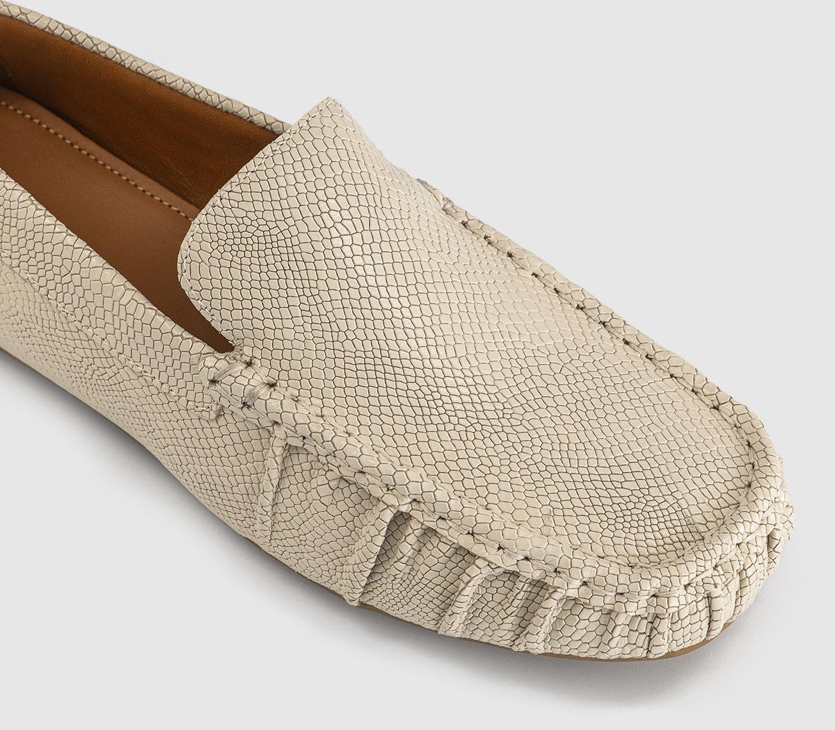 Vagabond ShoemakersMika Driver LoafersCream Embossed