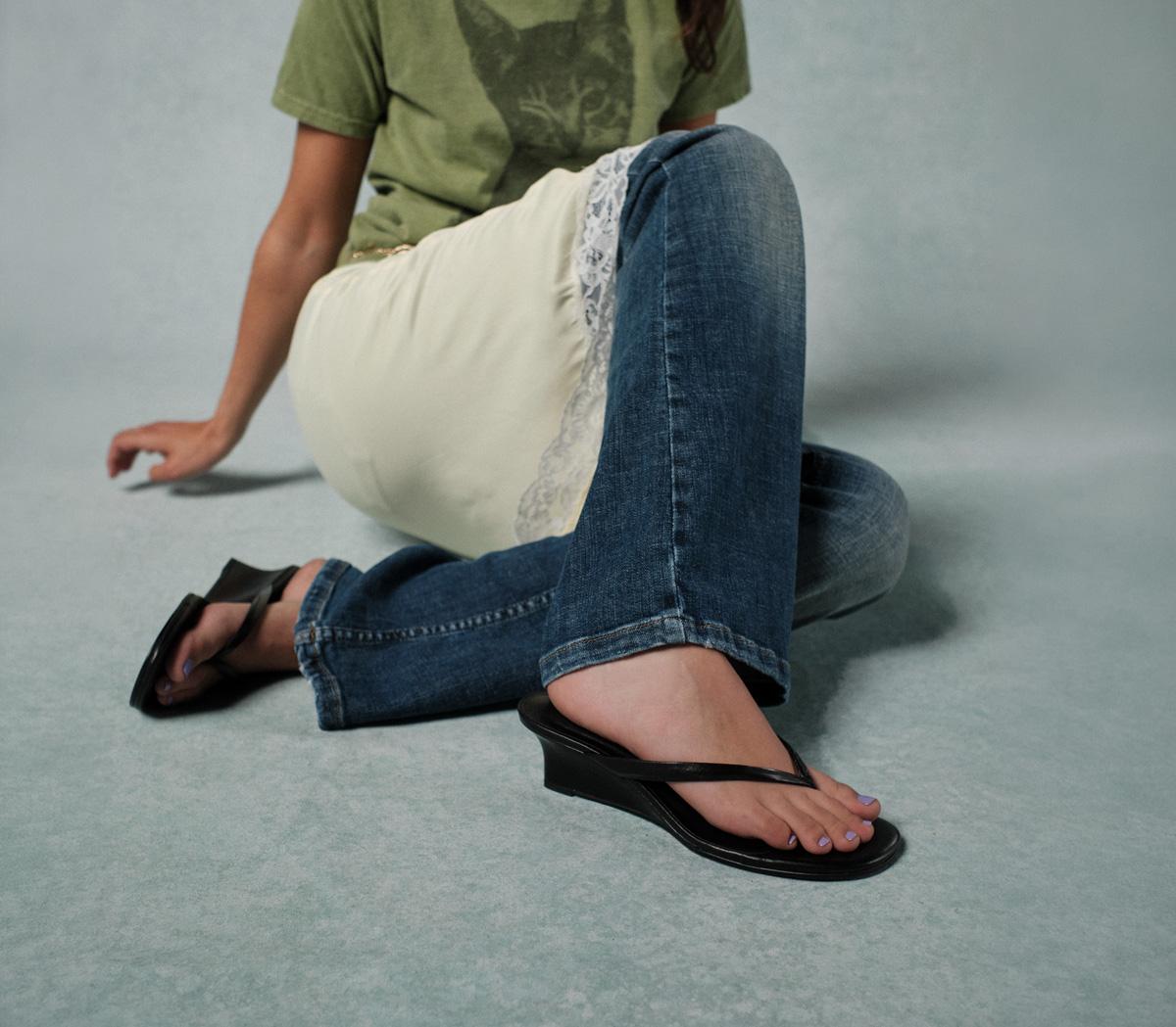 Tony BiancoEdgy Toe Post Wedge HeelsBlack Vintage