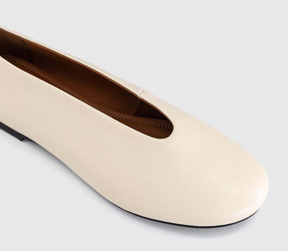 Vagabond ShoemakersAleya Ballet PumpsCream
