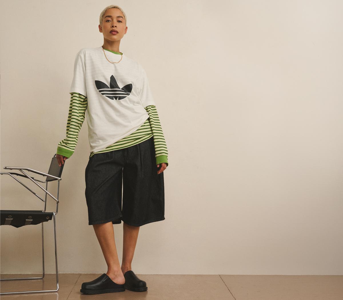 adidasadidas Momogram TeeWhite Black
