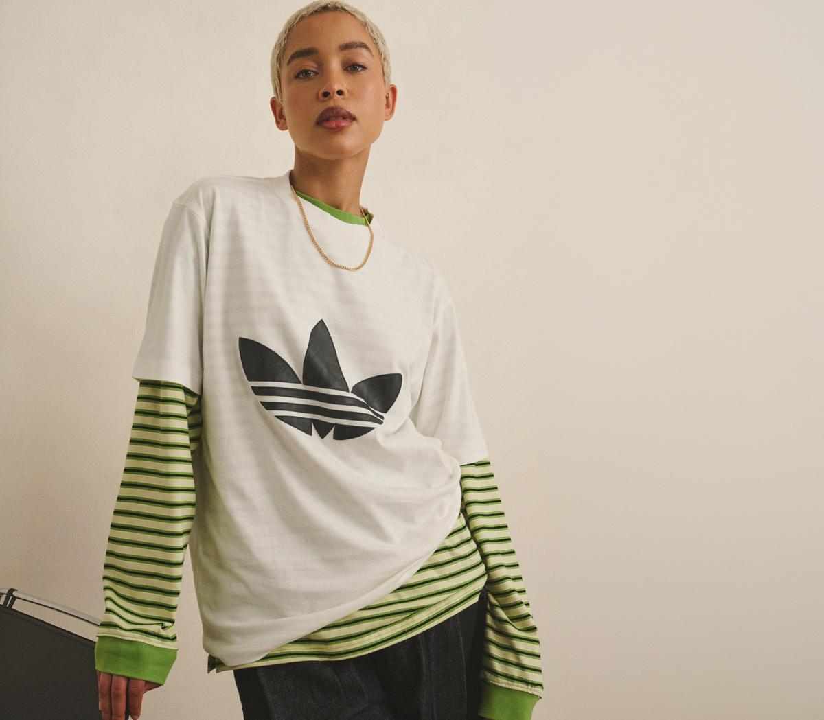 adidasadidas Monogram TeeWhite Black