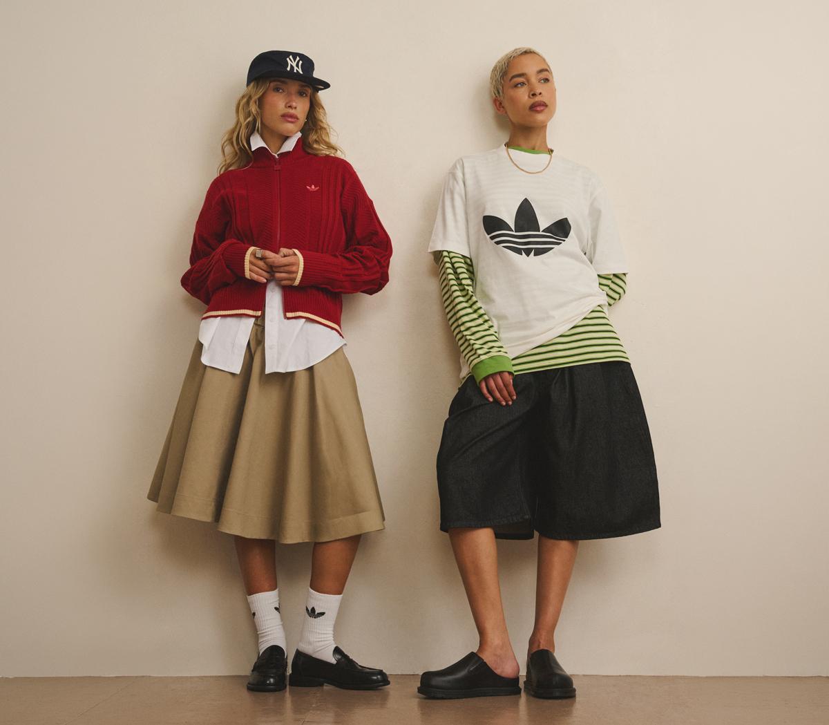 adidasadidas Monogram TeeWhite Black