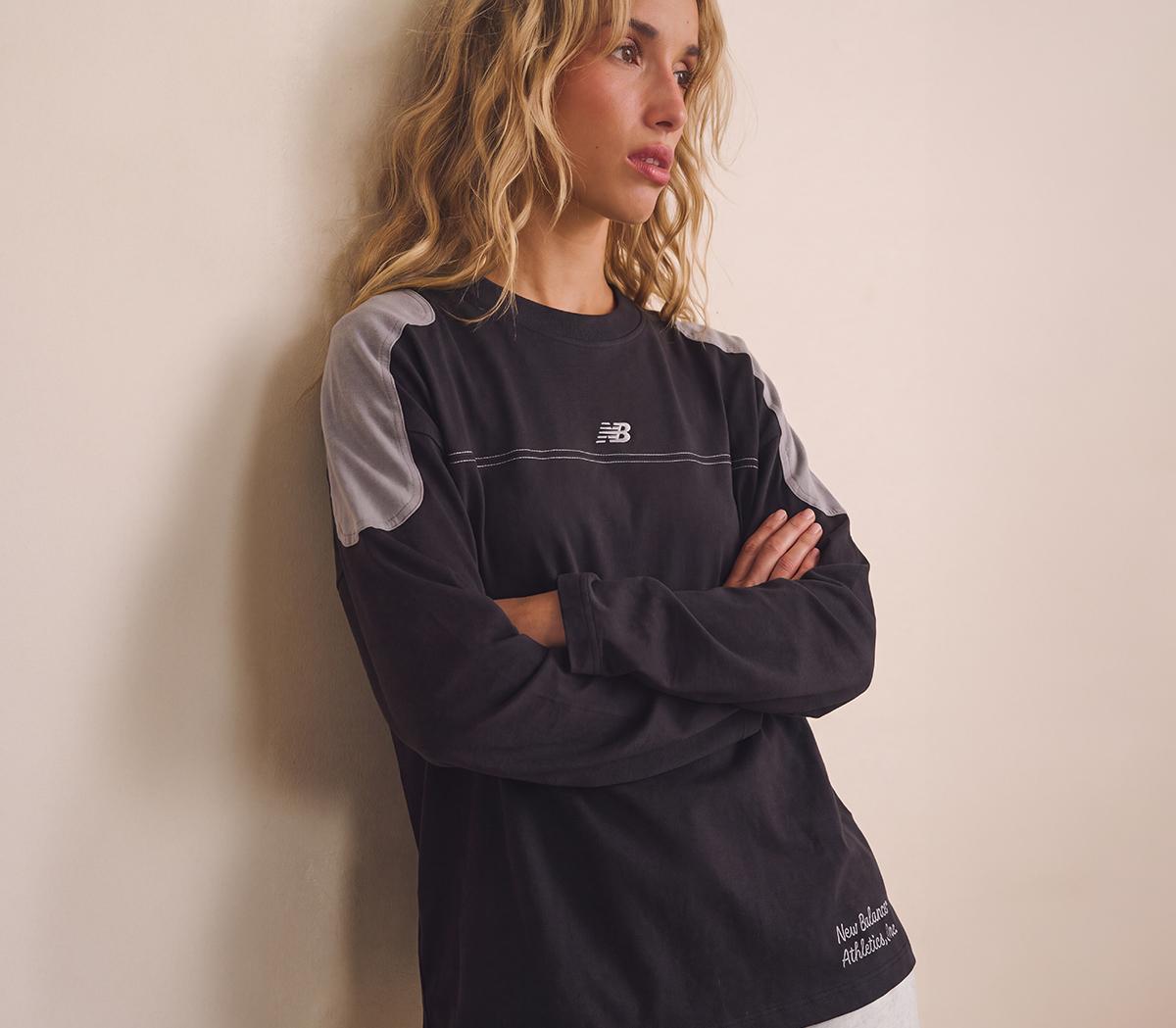 New BalanceNB Sport Legacy Graphic Long SleeveDark Night