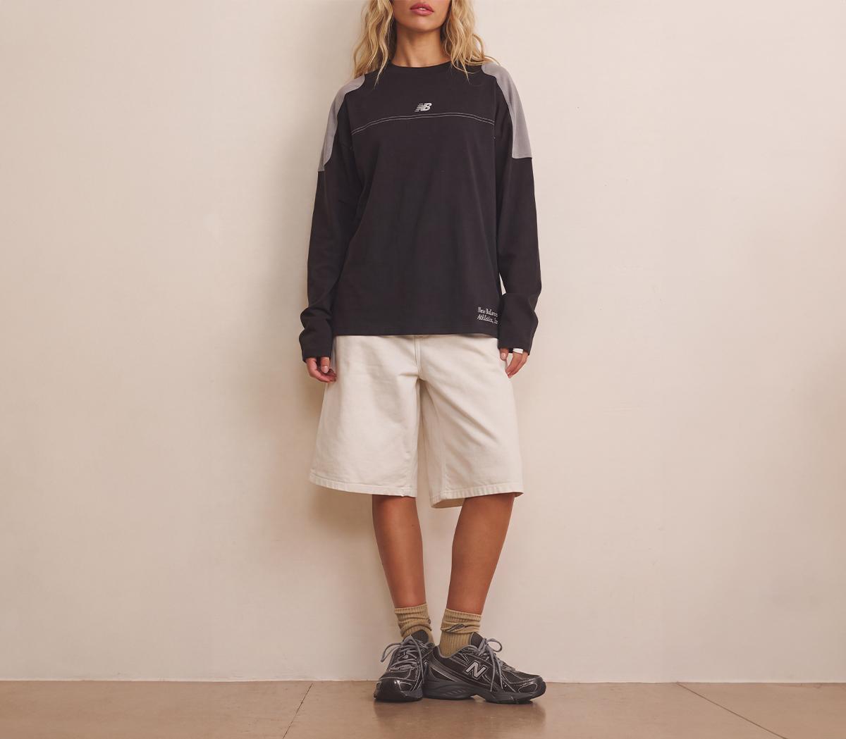 New BalanceNB Sport Legacy Graphic Long SleeveDark Night