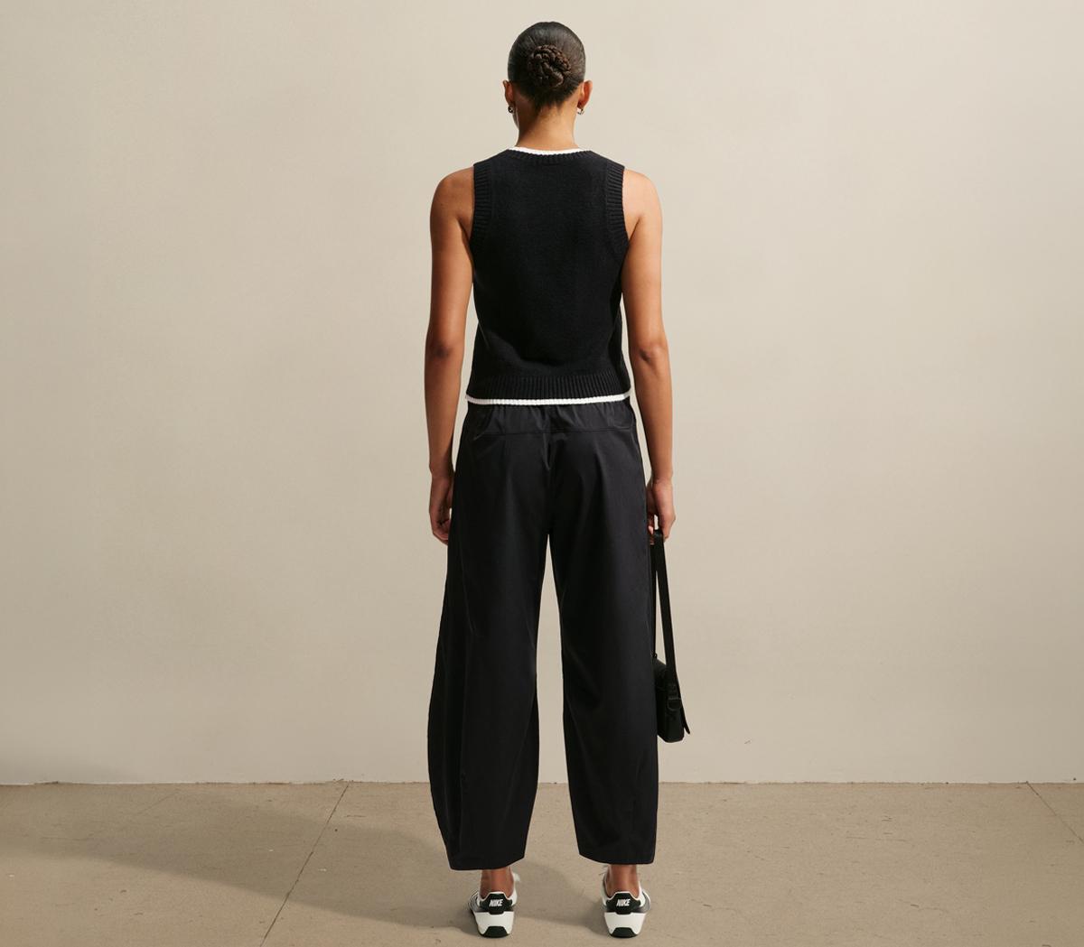 NikeNike Knit VestBlack White