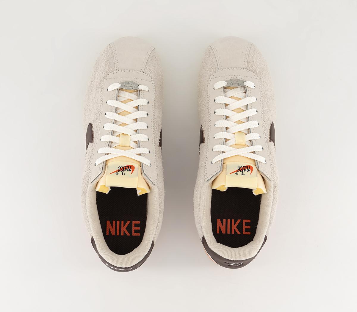 NikeCortez TrainersSail Earth Light Orewood Metallic Silver Picante R