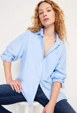 A long sleeve crewneck for women.